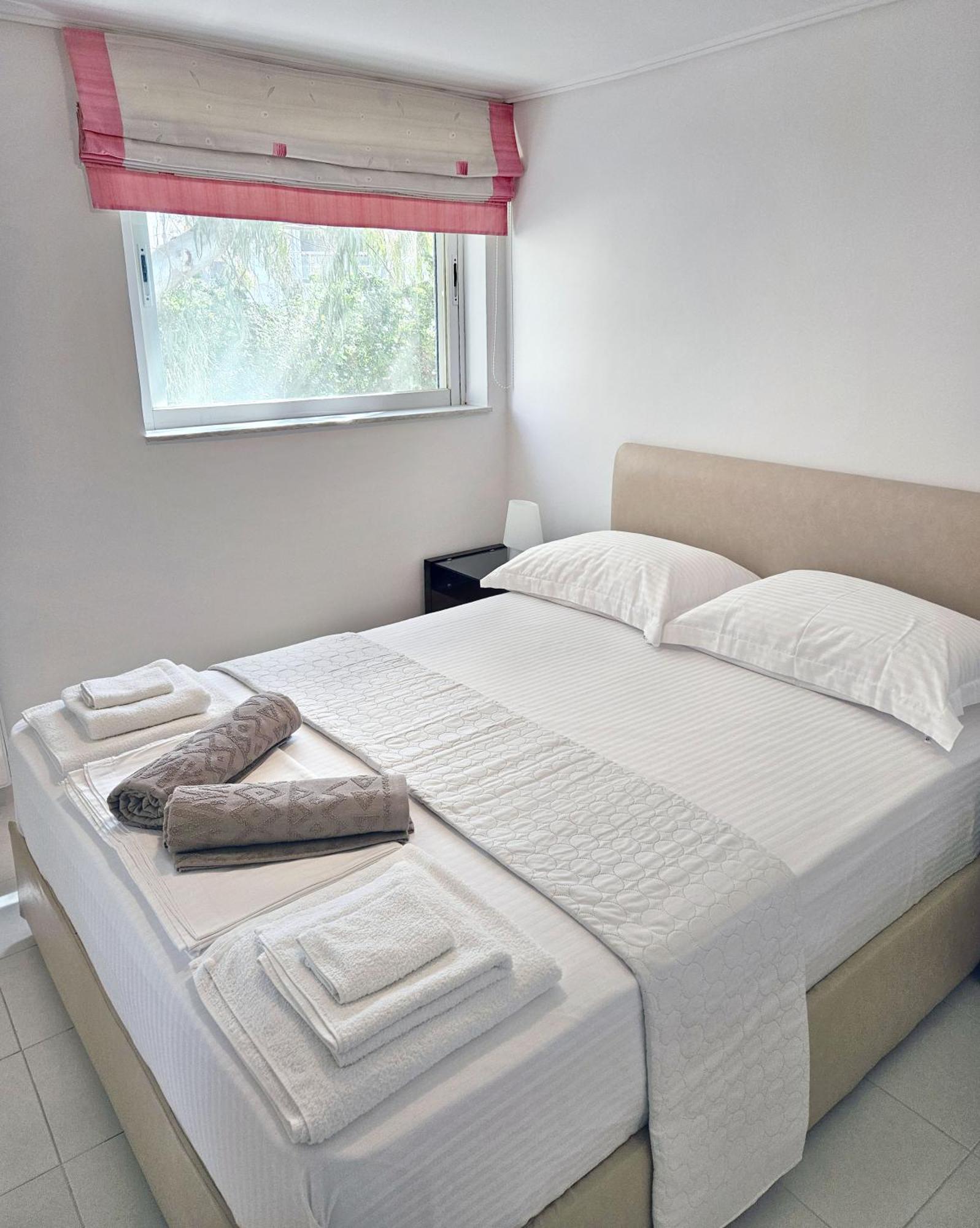 Lagonisi Beach House Kalivia Thorikou Pokoj fotografie
